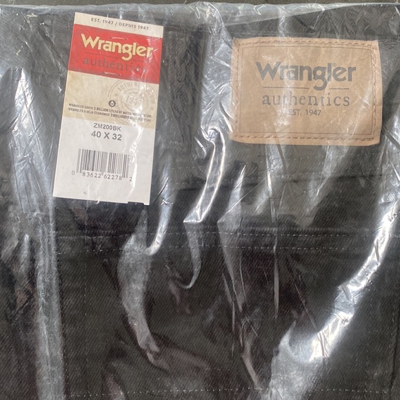 Wrangler Jeans - Picture 3 of 3